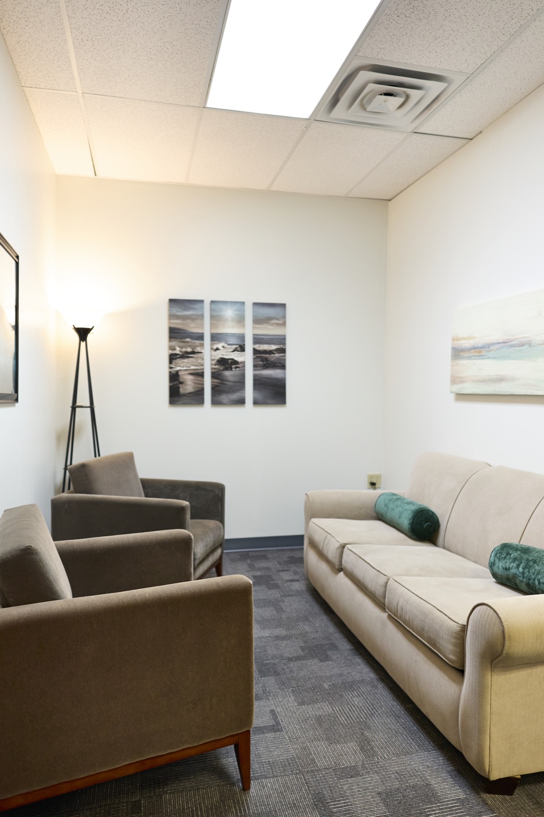 Therapy lounge at the Houston rehab center